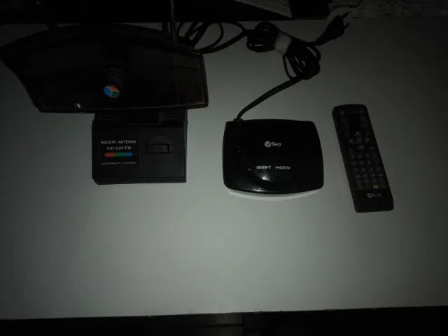 Antena VHS UHS + Conversor Digital Tech - Foto 3
