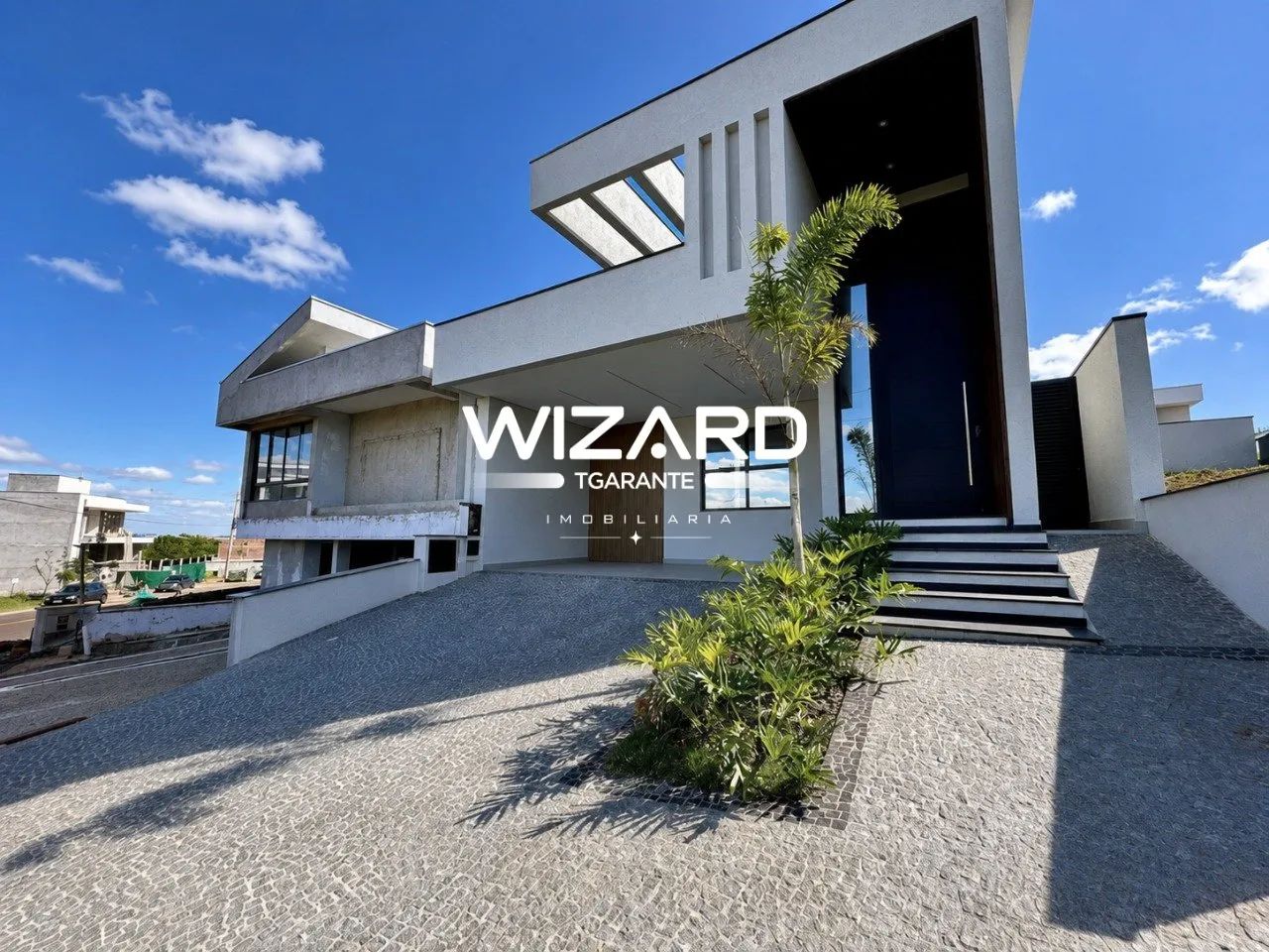 Casa de Condomínio com 3 suítes, 198m² - Foto 2