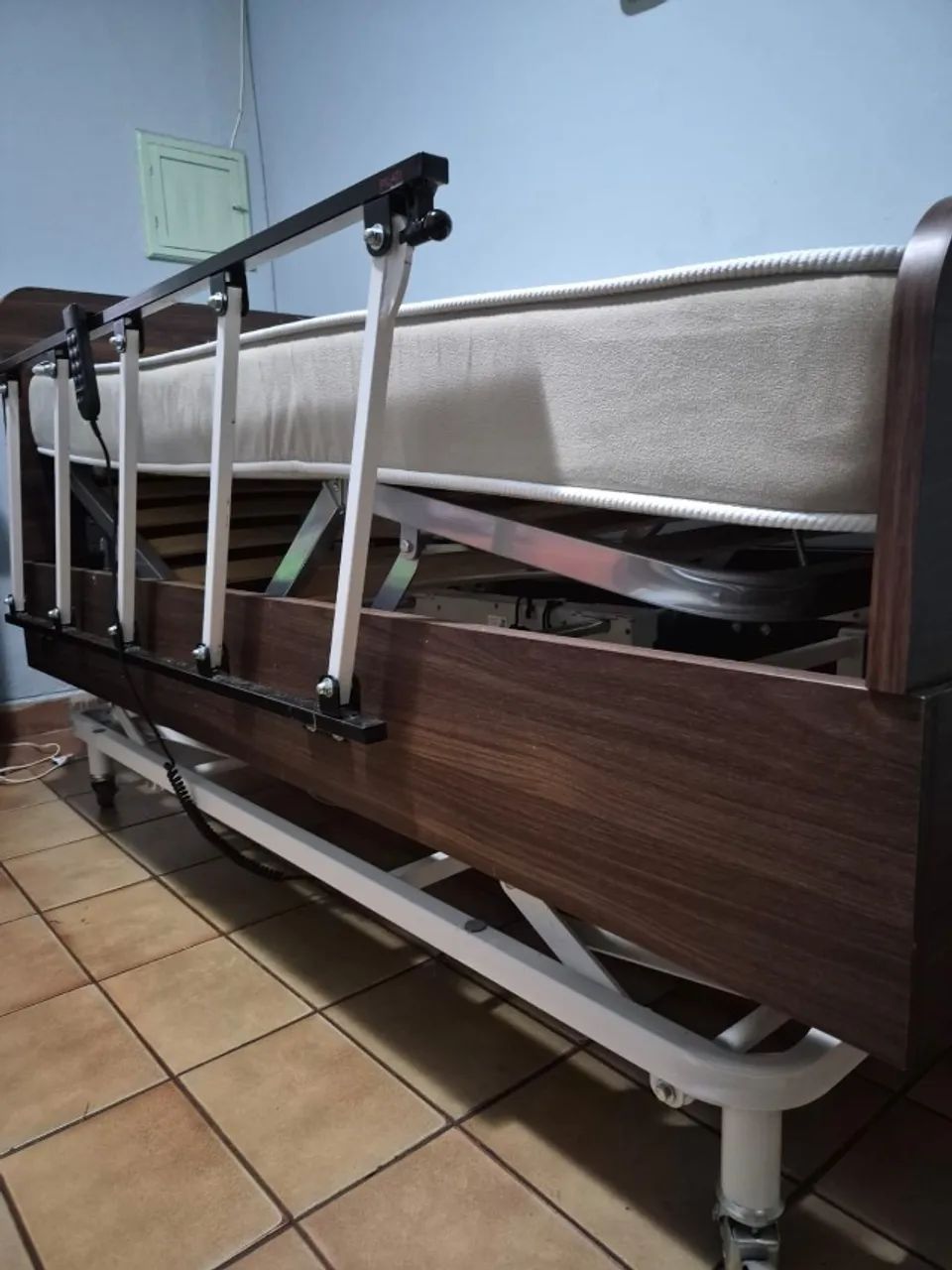 Cama Hospitalar Elétrica Motorizada - Foto 3