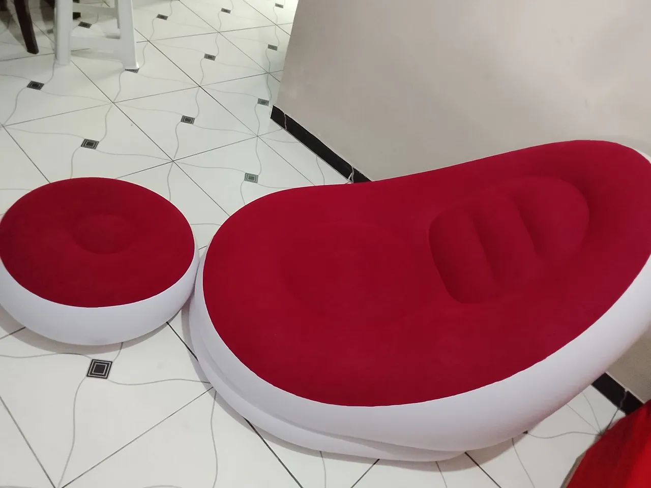 Poltrona e descanso d pé inflável Novo suporta até 150 kl