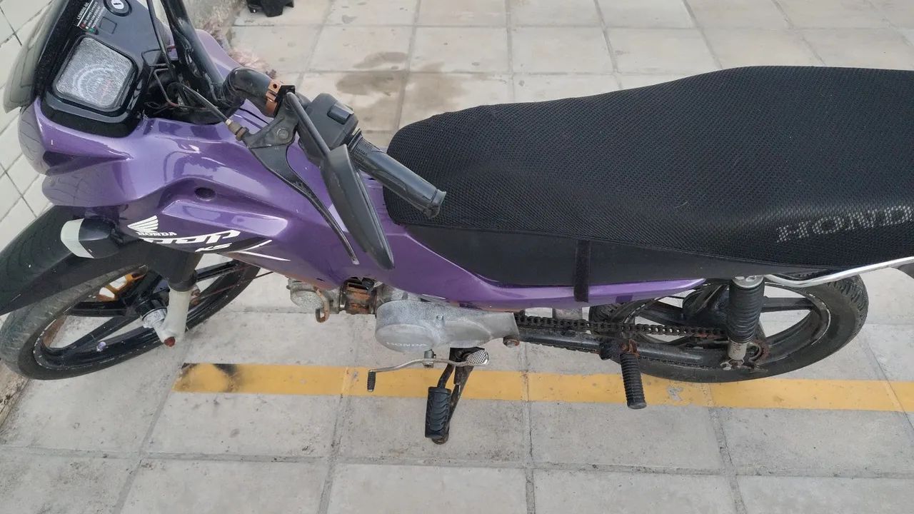 Moto pop100 para vender tem multas  - Foto 2