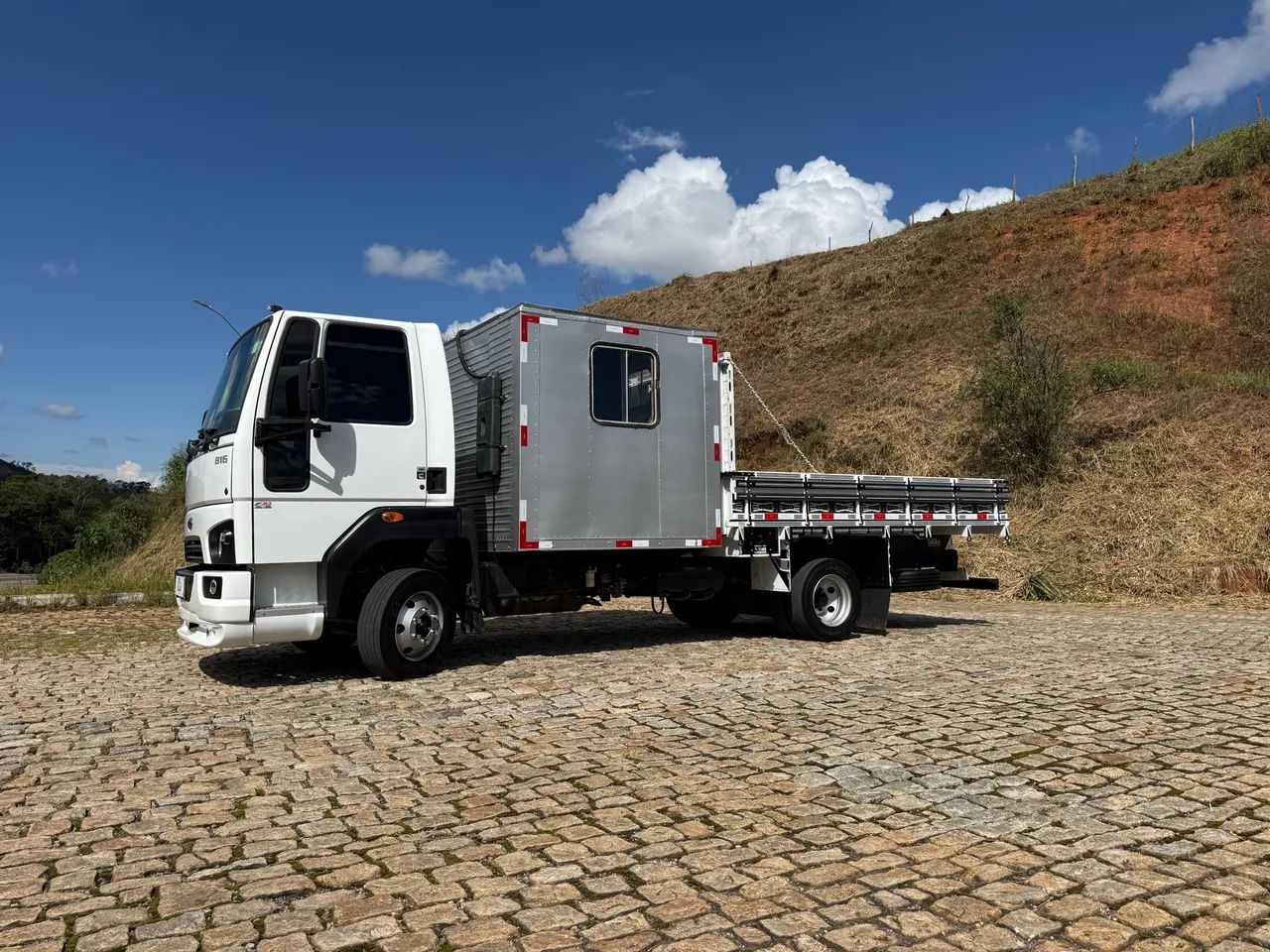 CAMINHÃO CABINE SUPLEMENTAR E CARROCERIA FORD CARGO 816 ANO 2017 - Foto 2