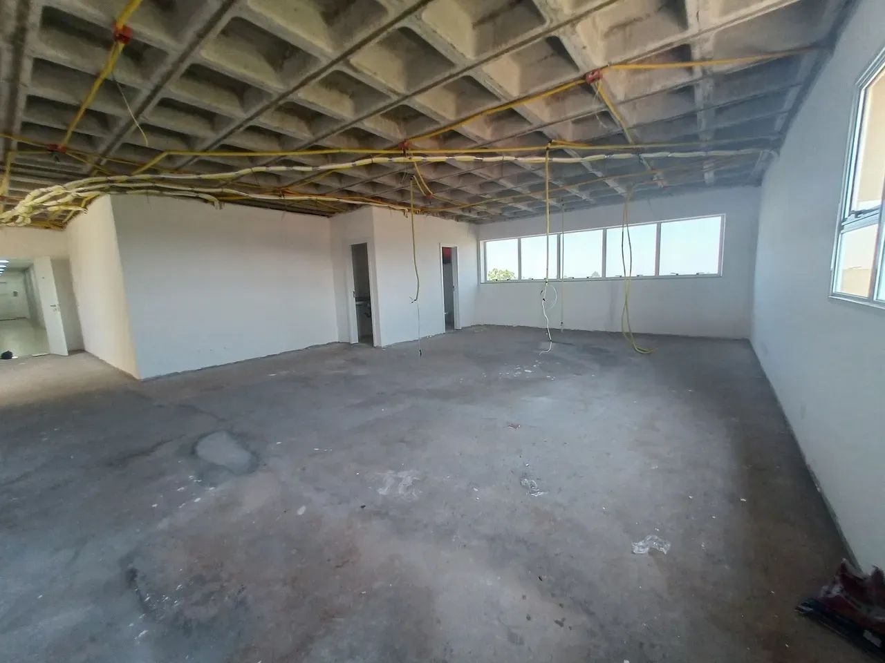 Excelente sala para aluguel no Edifício  Blumenpark com 93 m² privativos em Centro - Rolân - Foto 5
