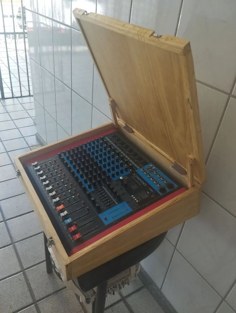 Case em madeira pra mesa de som - Foto 3