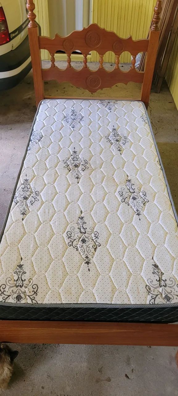 Cama de solteiro em madeira maciça com colchão  - Foto 3
