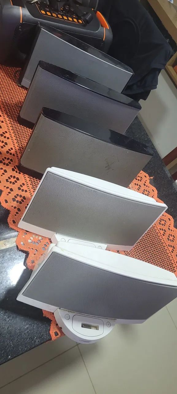 Caixas de som Bose preço de desapego. 320,00 cada.