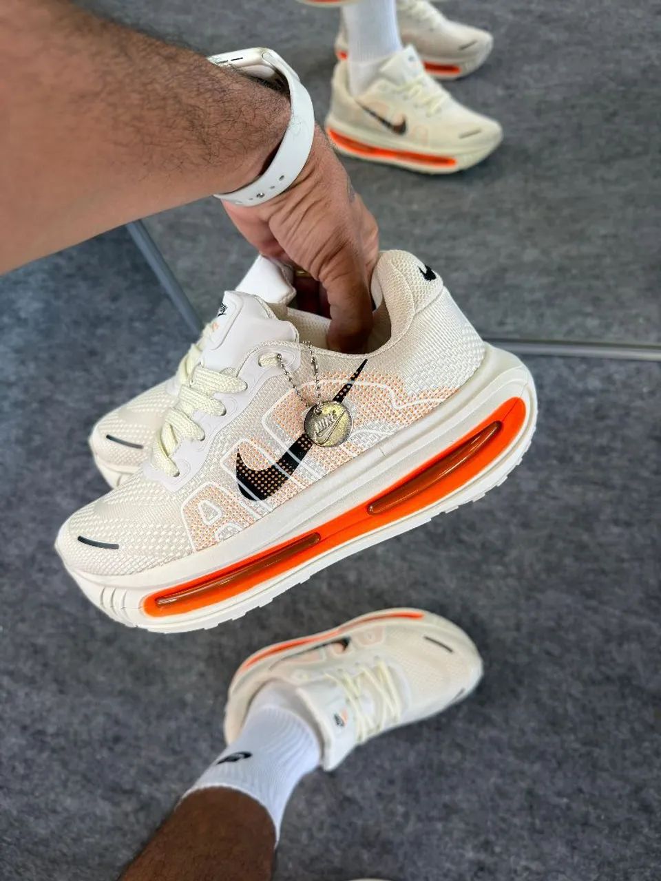 TÊNIS NIKE VOMERO PREMIUM