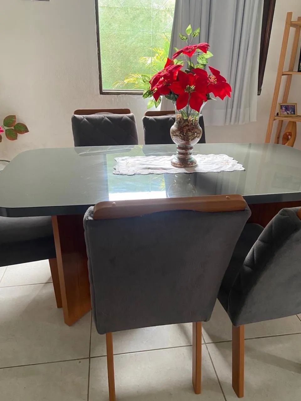 Mesa de 6 cadeiras