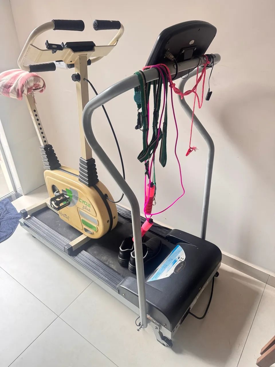 Bicicleta e esteira 