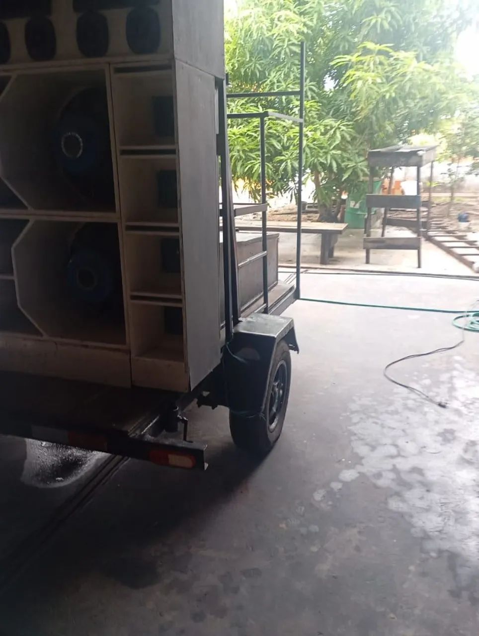 Vende-se essa carretinha de som, funcionando perfeitamente.  - Foto 4