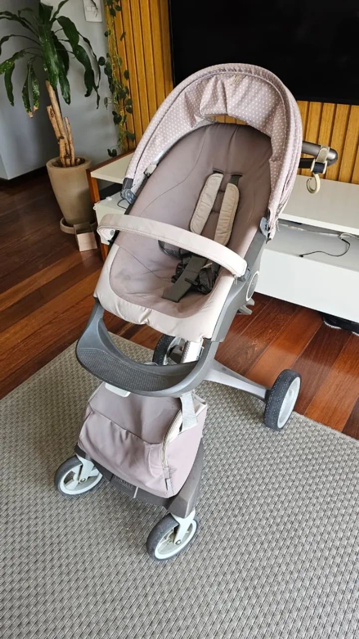 Carrinho de bebe Stokke + moisés ! maravilhoso! - Foto 5