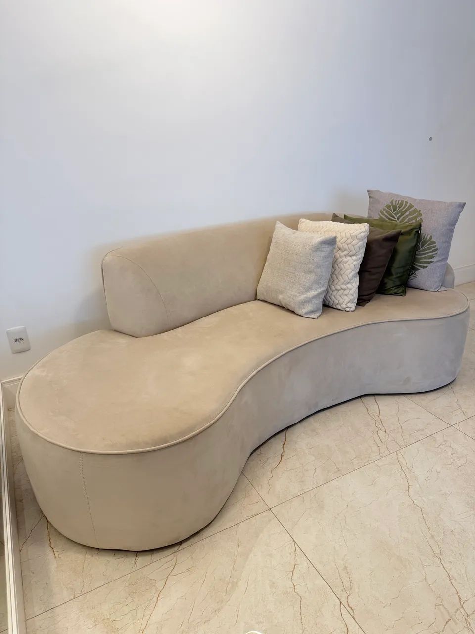 Sofá orgânico impecável  - Foto 3
