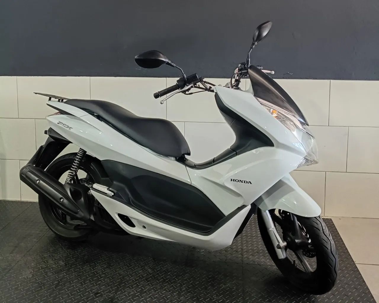 PCX 150 DLX