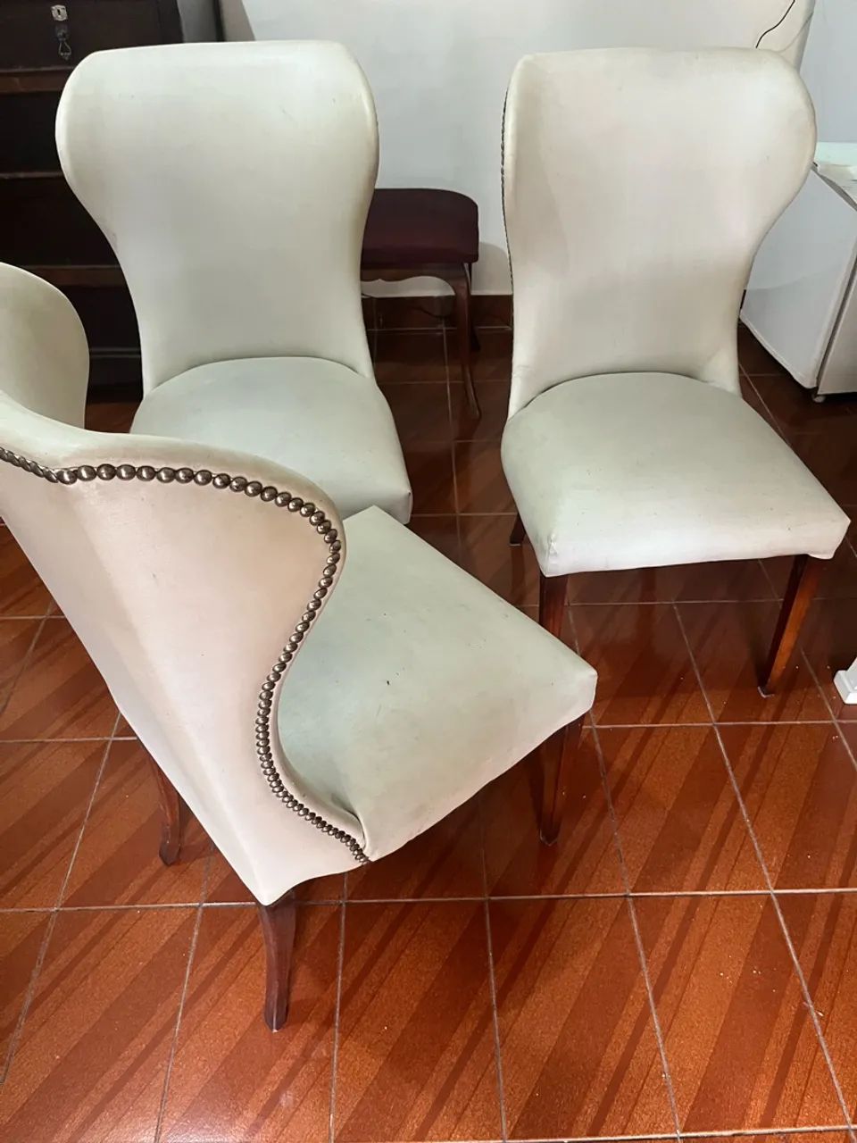 Vendo 4 cadeiras estofado de madeira 