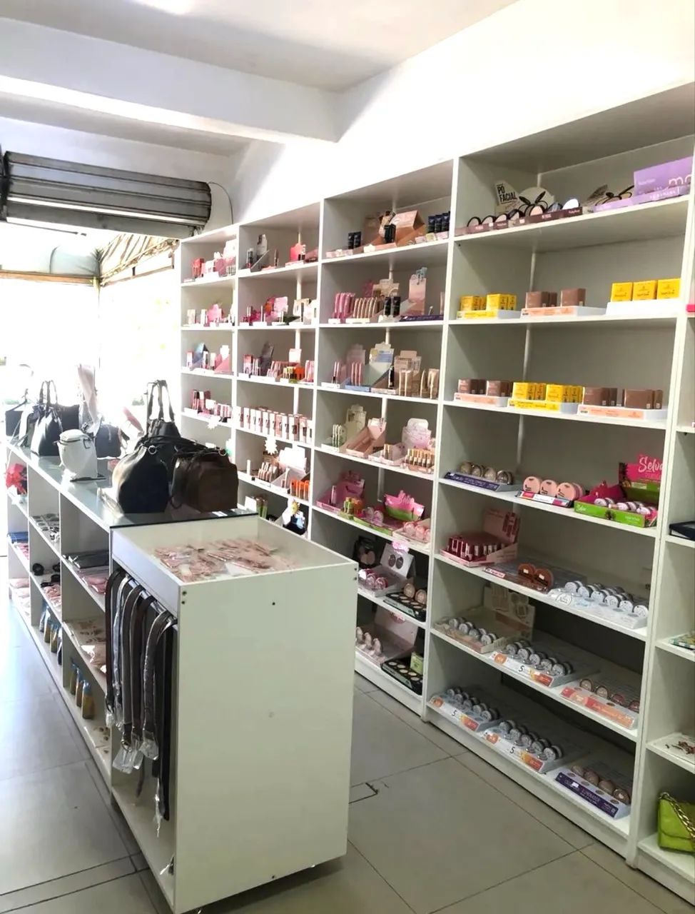 Loja de maquiagem/ cosméticos/ acessórios  - Foto 4