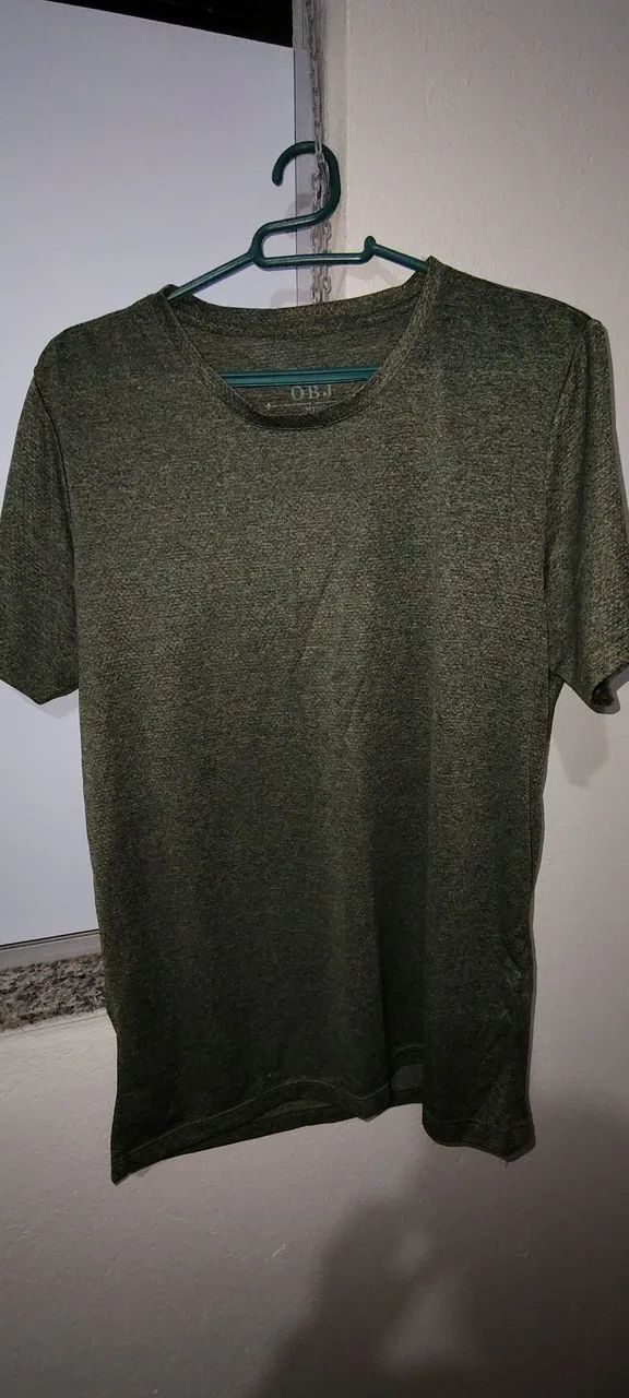 Kit 07 blusas masculinas usadas - tamanho M - Foto 2