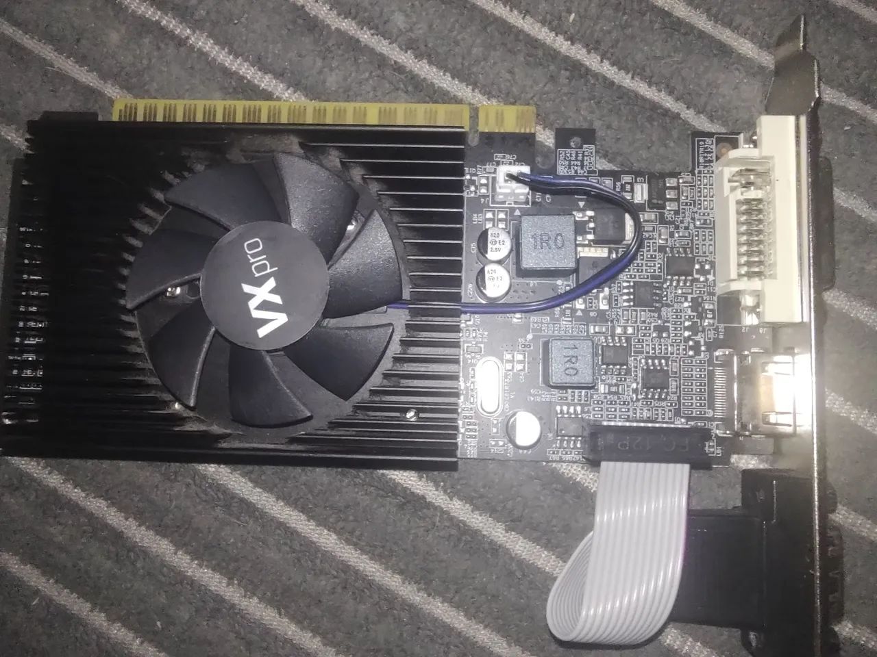 Placa de vídeo GT210 FXPRO 1GB DDR3 - Foto 2