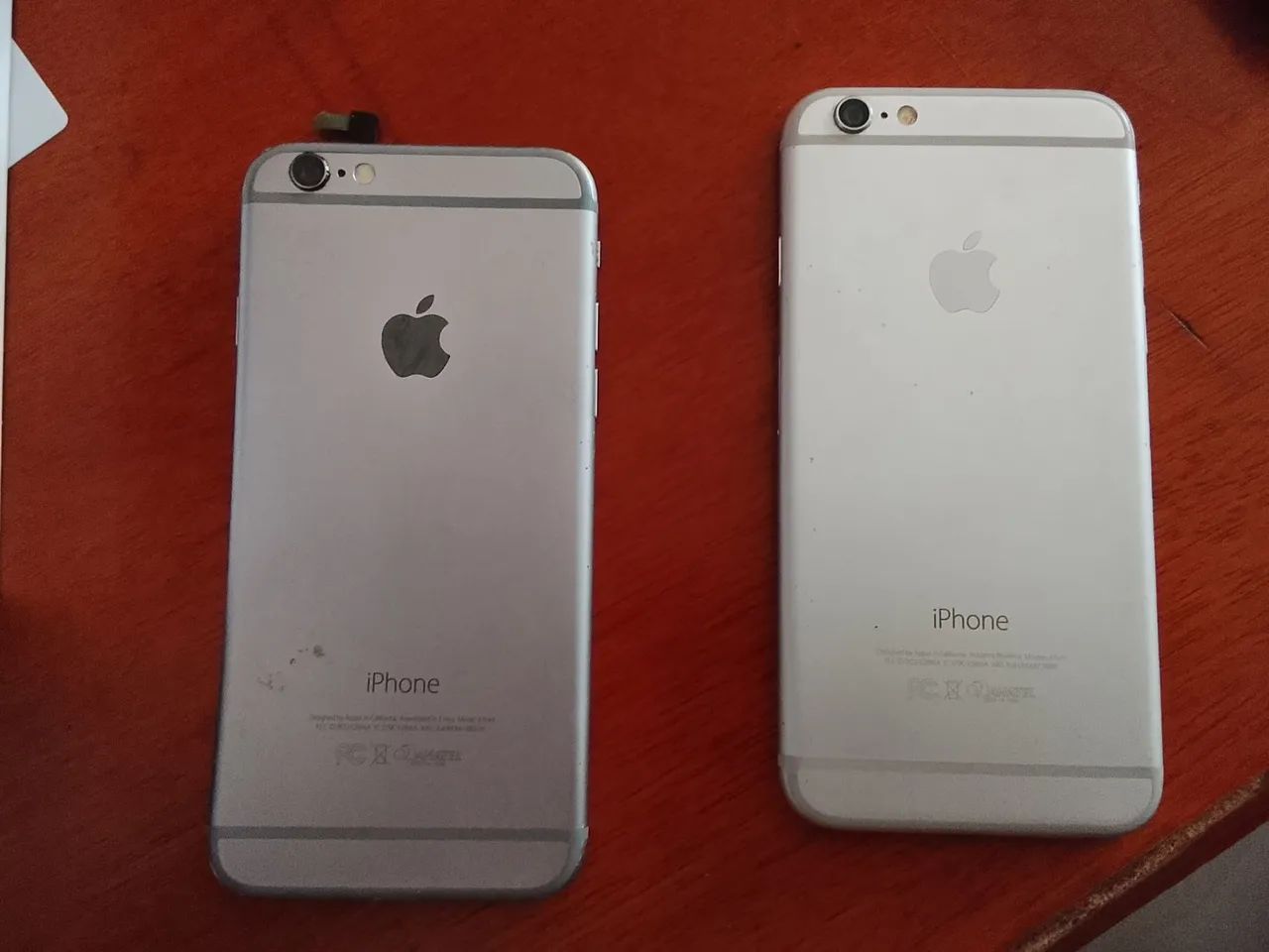 Dois iPhone 6 
