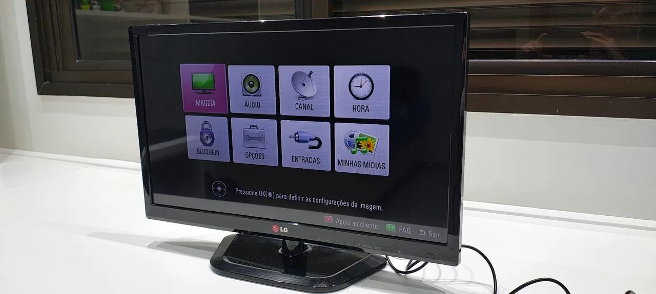 TV Monitor LG LED 22"