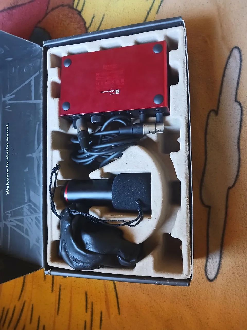 Mesa de áudio Focusrite Scarlett 2i2 Studio - Foto 3