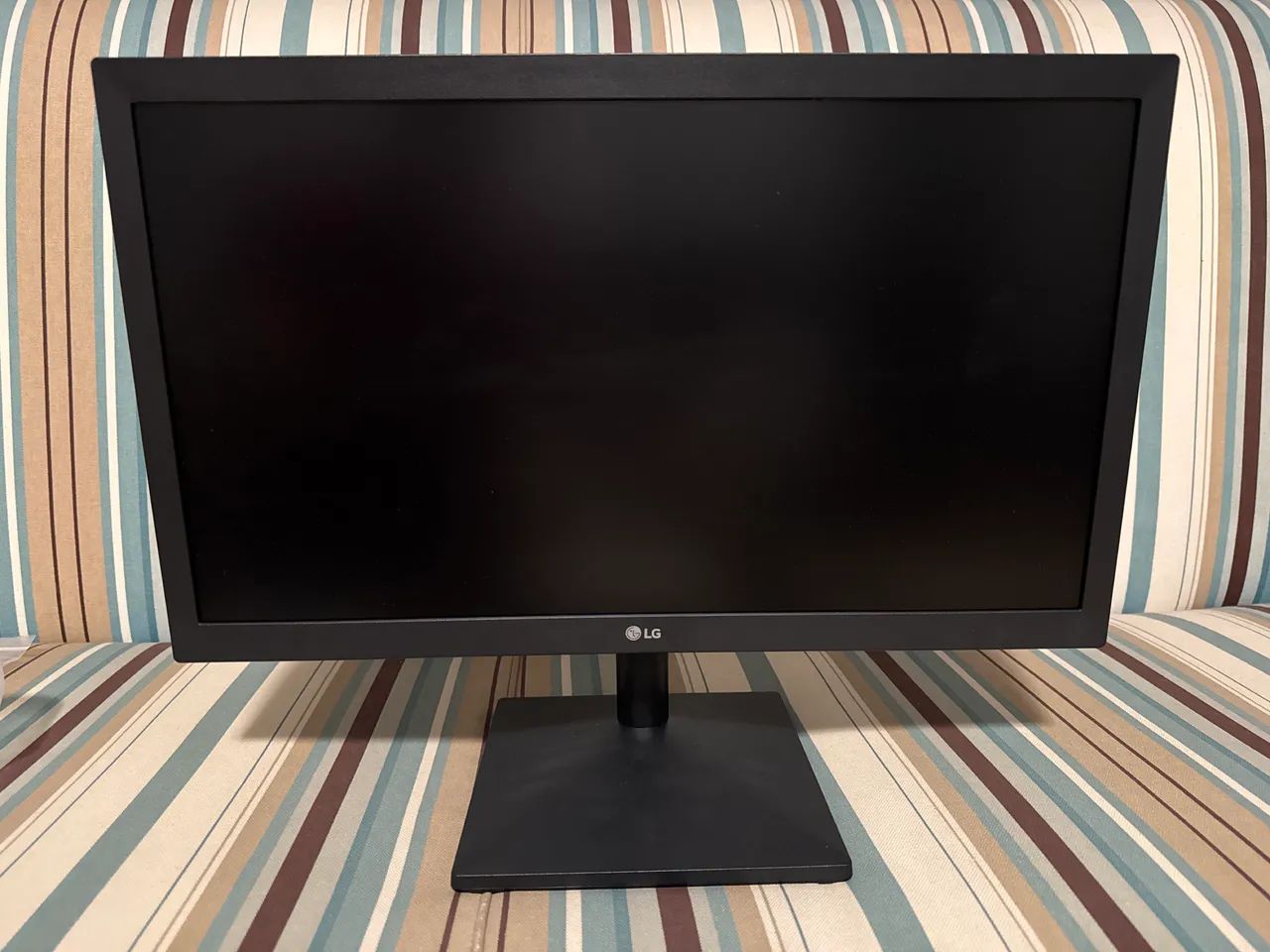 Monitor LG Modelo 20MK400 19,5?