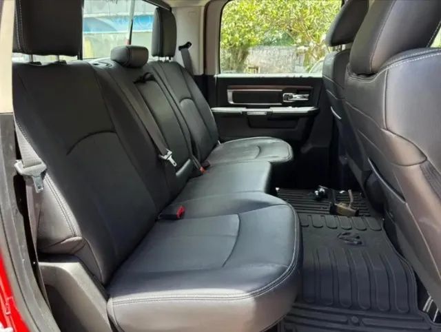 Ram Classic Laramie 5.7 V8 16V Gasolina 4X4 Aut. 2023 - Foto 8