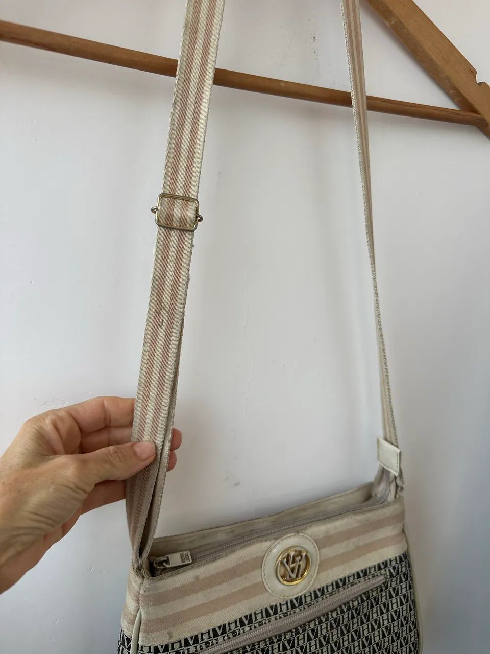bolsa de ombro victor hugo monograma - Foto 5