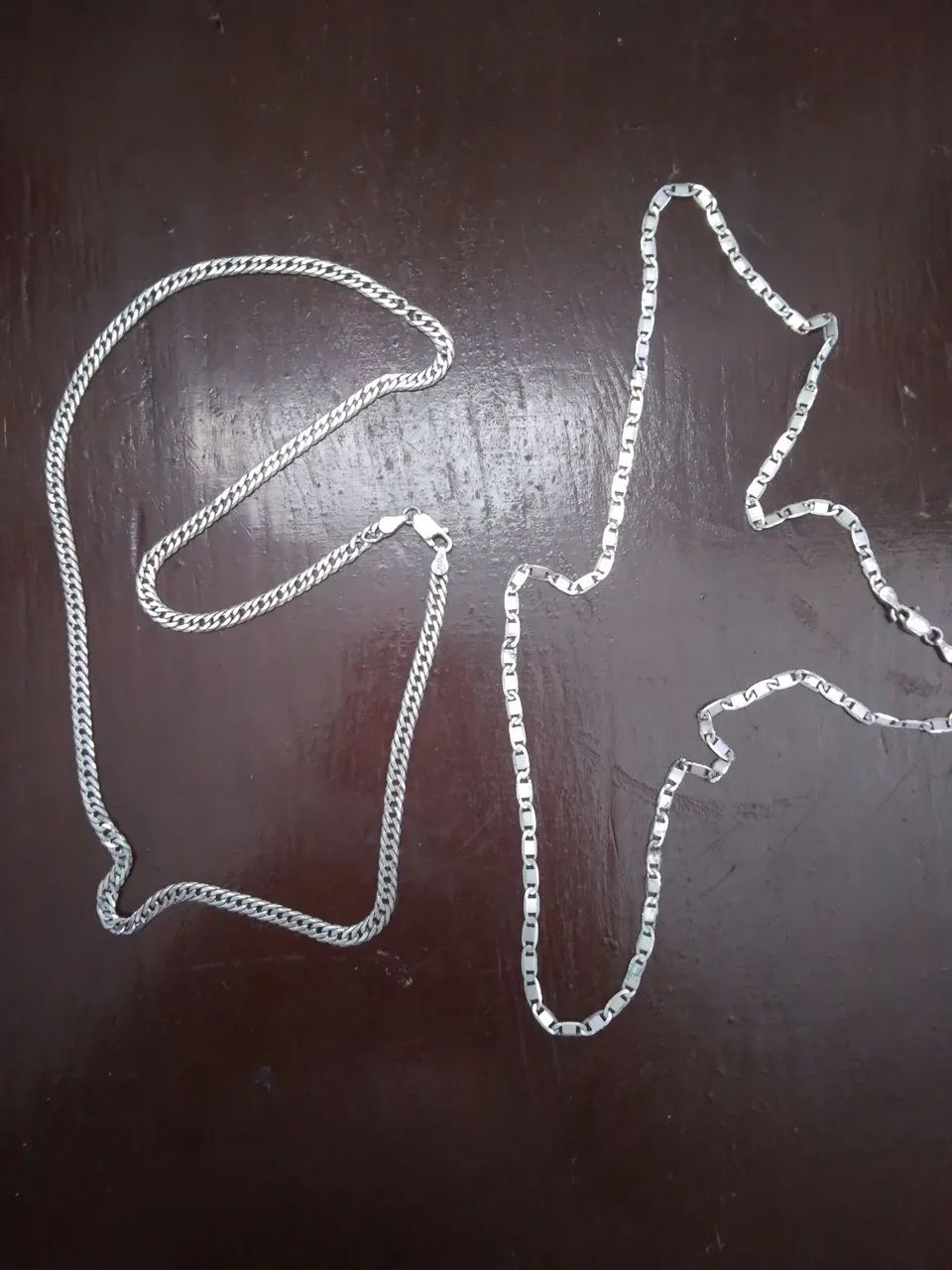 Duas correntes de prata