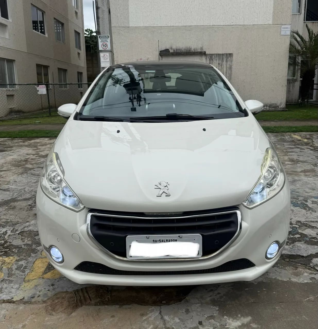 Peugeot 208 2016