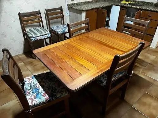 Mesa de madeira 6 lugares