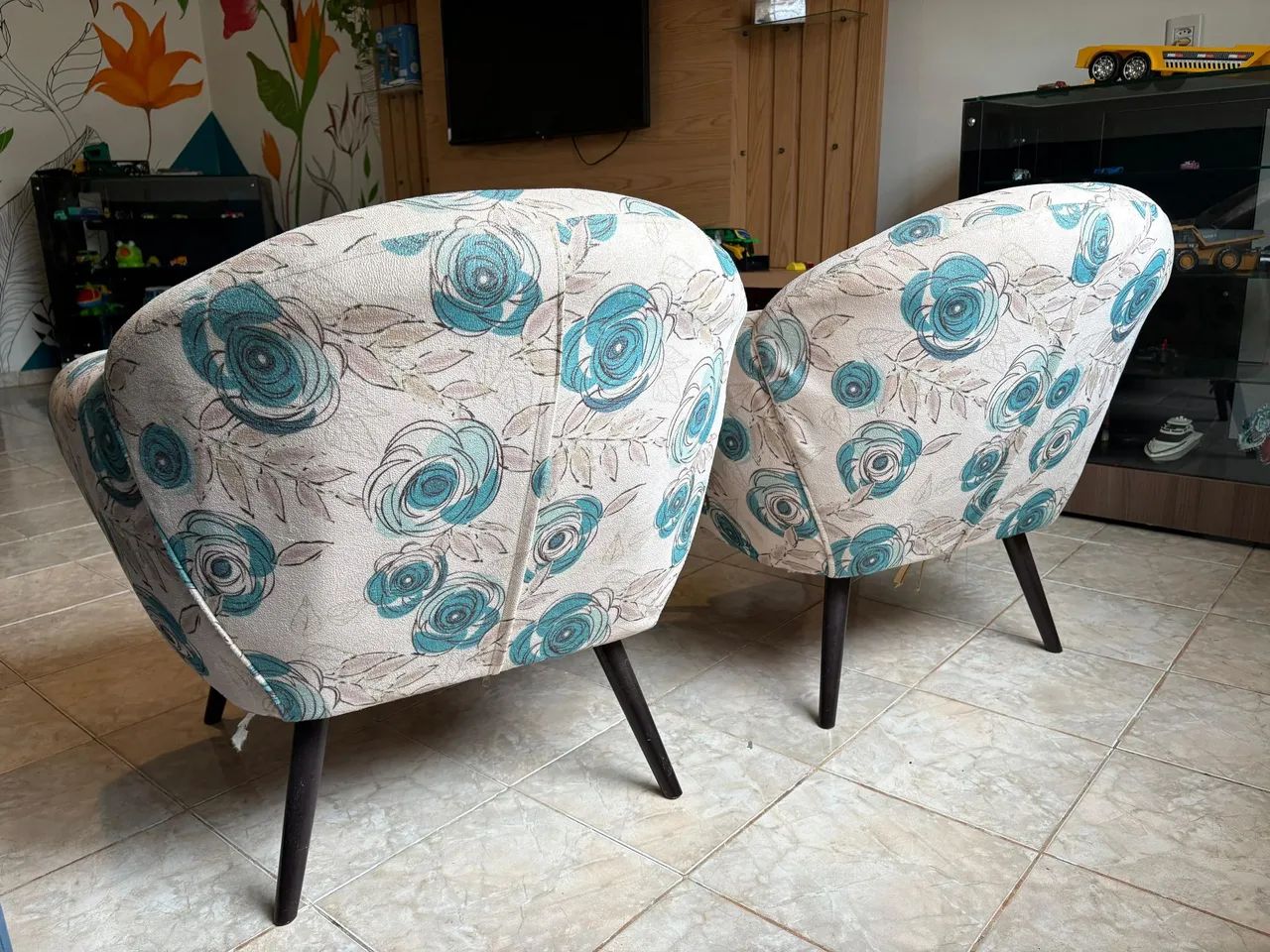 VENDO CONJUNTO DE POLTRONAS - Foto 2