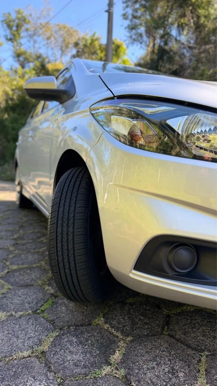 Chevrolet Onix Hatch LT 1.0 8V Flex Mec. 4P 2019 - Foto 3