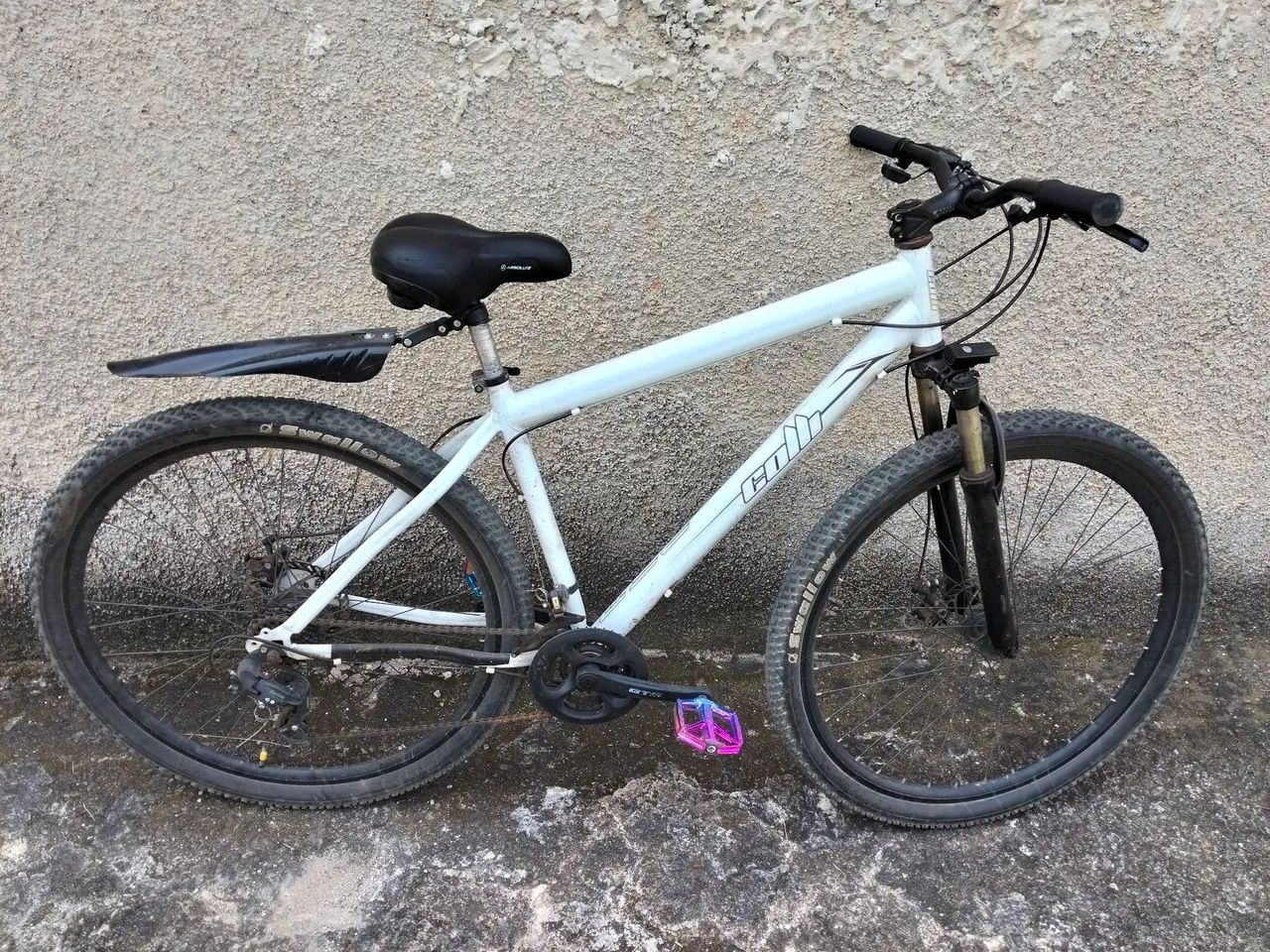 Bicicleta semi nova