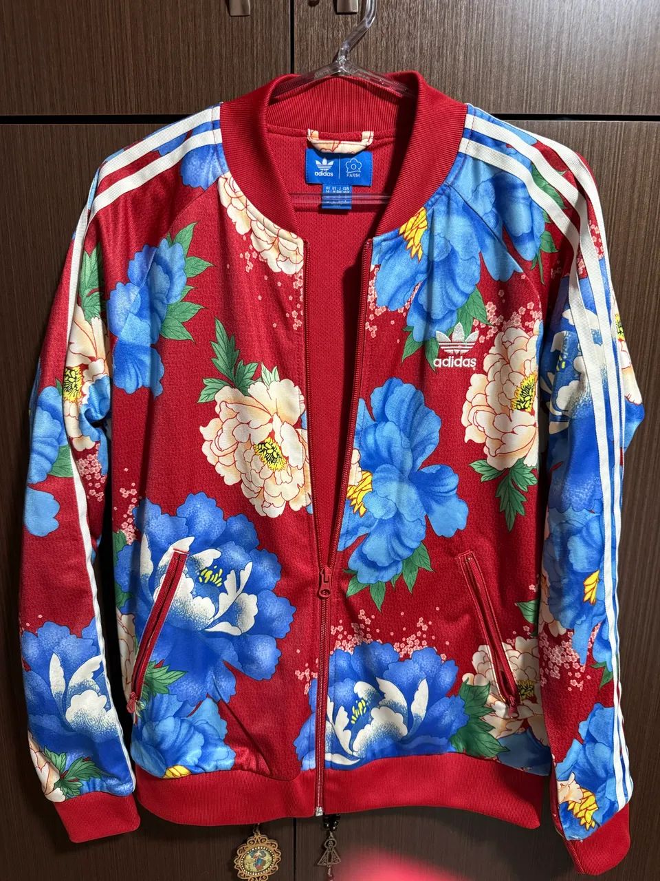 Vendo jaqueta bomber adidas/farm - Foto 3