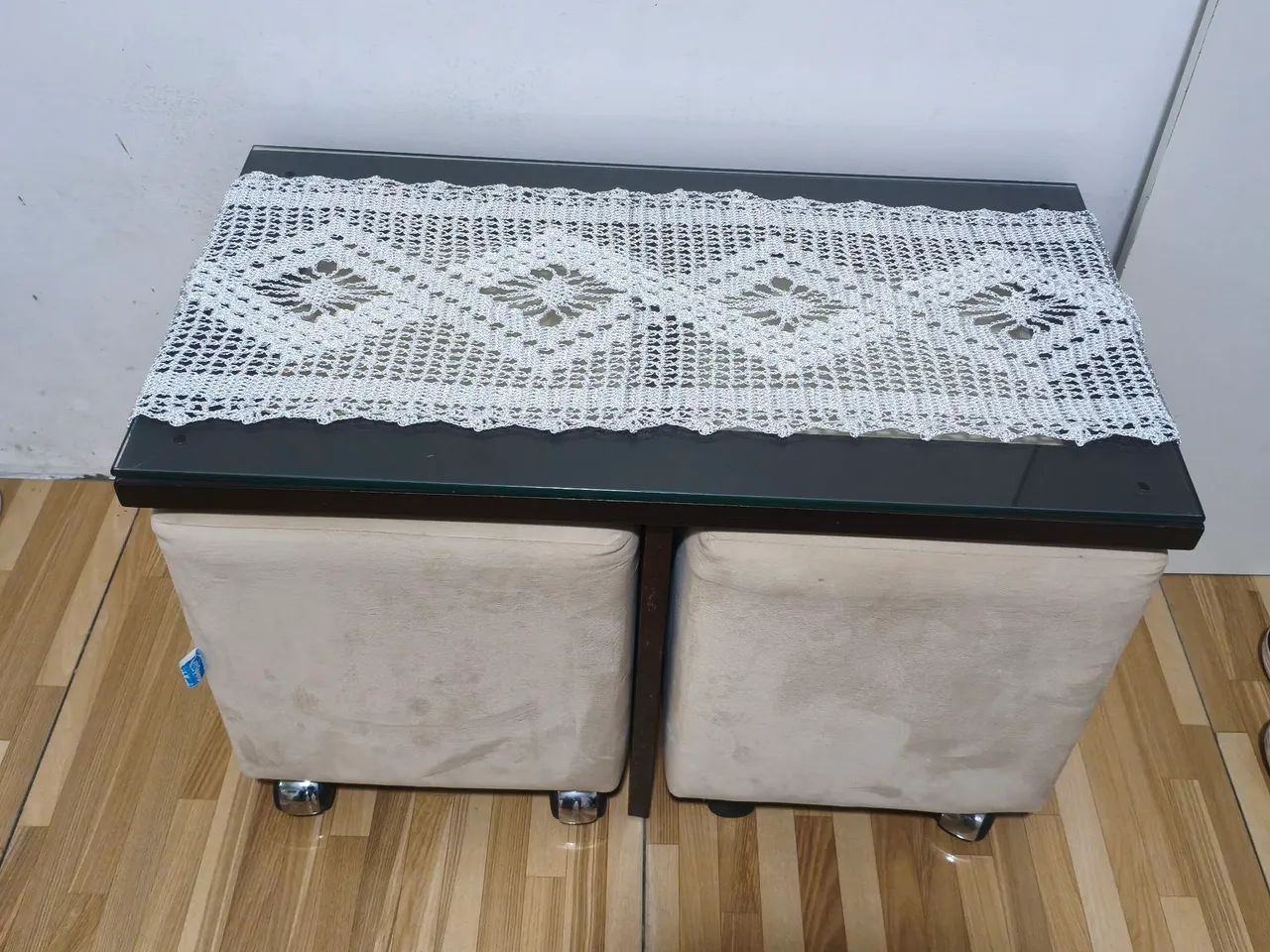 Sofa+ rack+ mesa de centro com pufes  - Foto 3