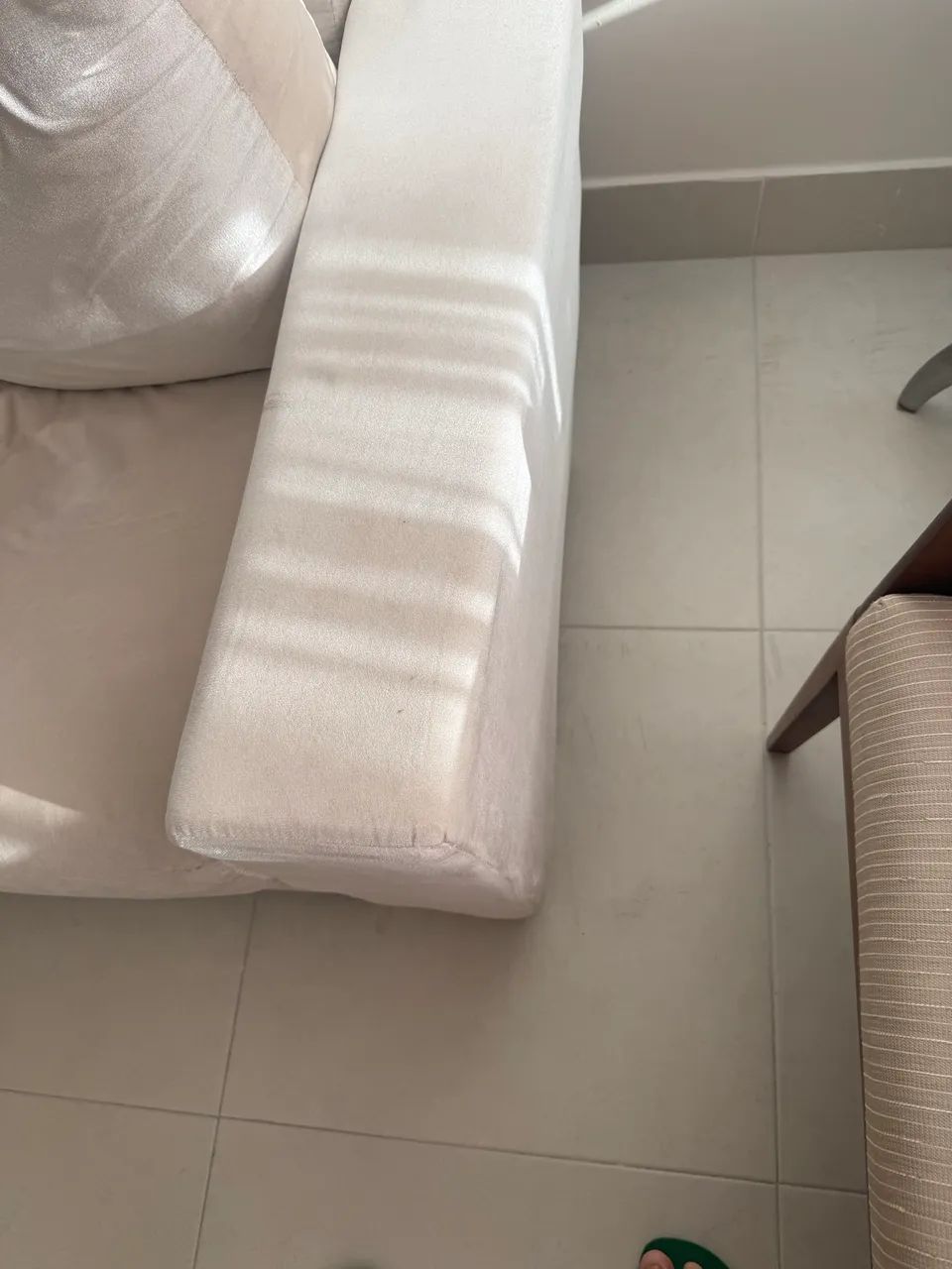 Sofá  3 lugares - Foto 3