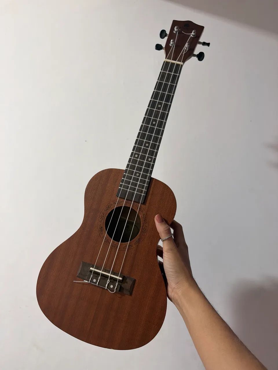 Ukulele semi novo 
