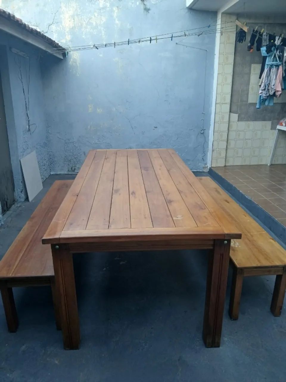Mesa Rústica de Madeira Maciça 2,20m + 2 Bancos - Excelente Estado