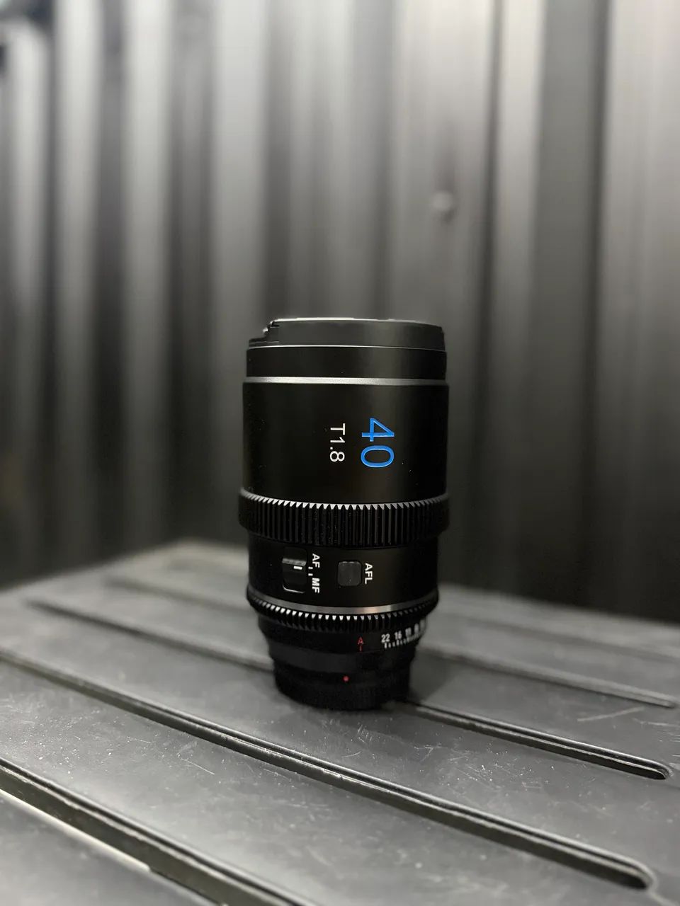 SIRUI 40mm T1.8 / 1.33x ANAMÓRFICA AF - SONY (NA GARANTIA) - Foto 3
