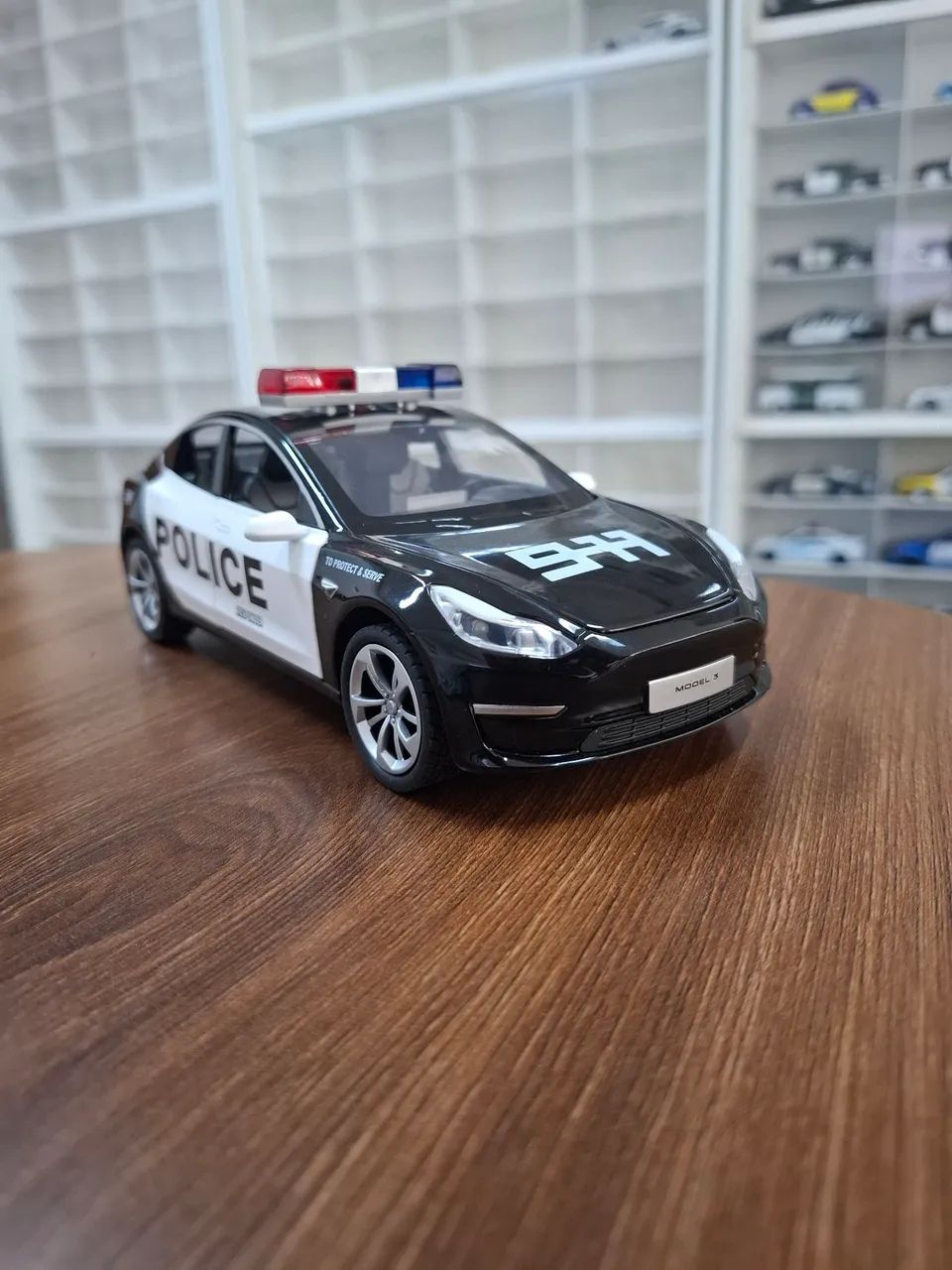 Miniatura Police 1/24 Tesla Model 3 LSPD Eletric