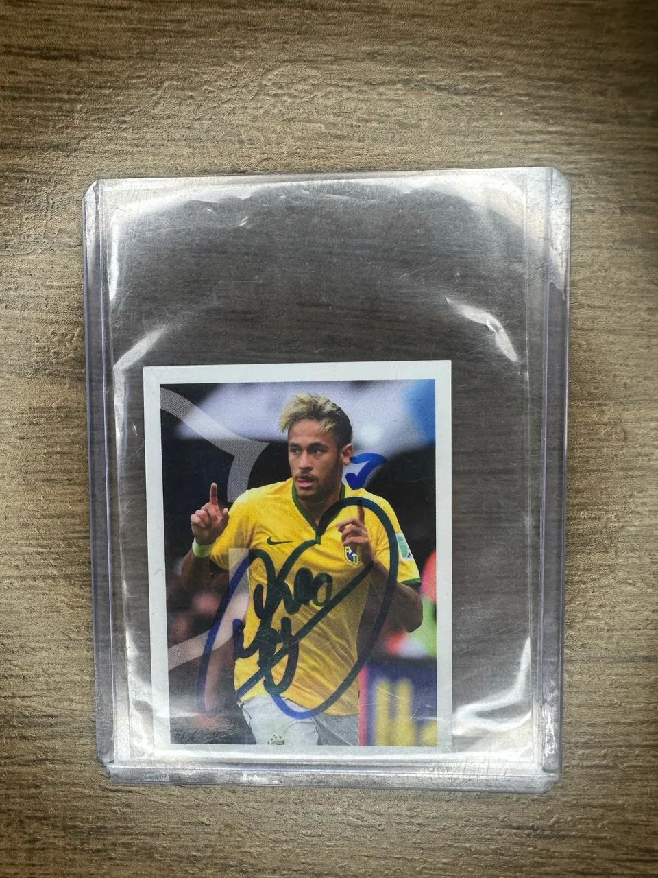 Figurinha Autografada pelo Neymar