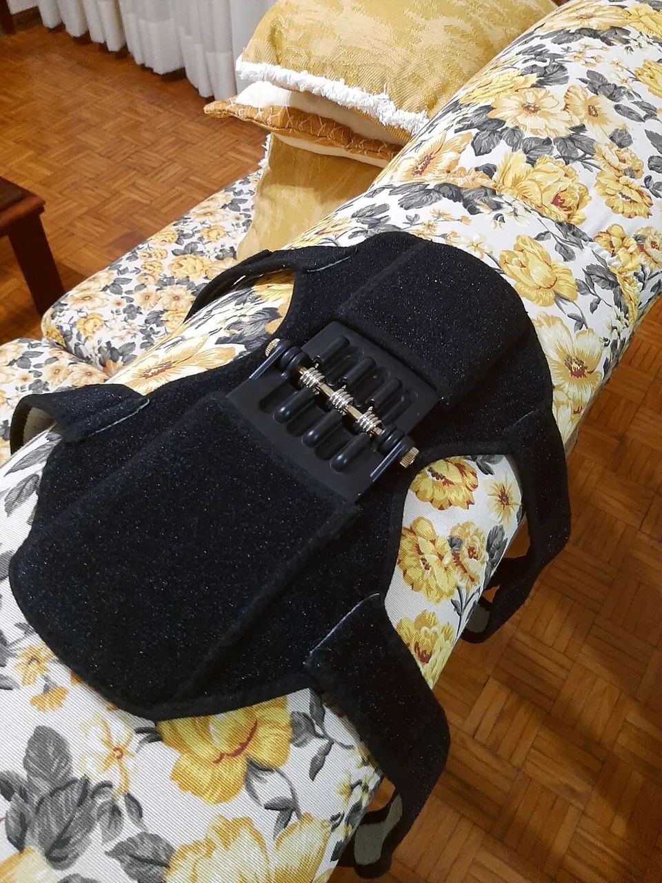 Joelheira com molas 
