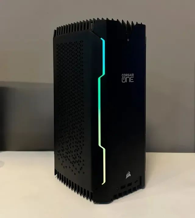 Pc Gamer Corsair One i300