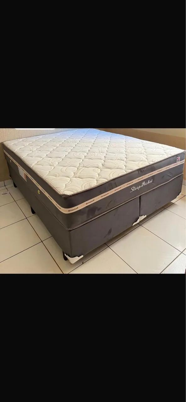 Cama queen semi-nova