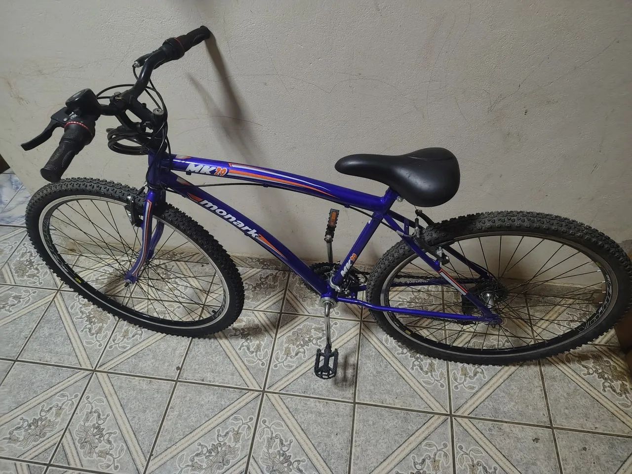 BICICLETA MONARK MK ARO 29 AZUL COBALTO 2018 USADA COM TRANCA E CHAVE - Foto 3