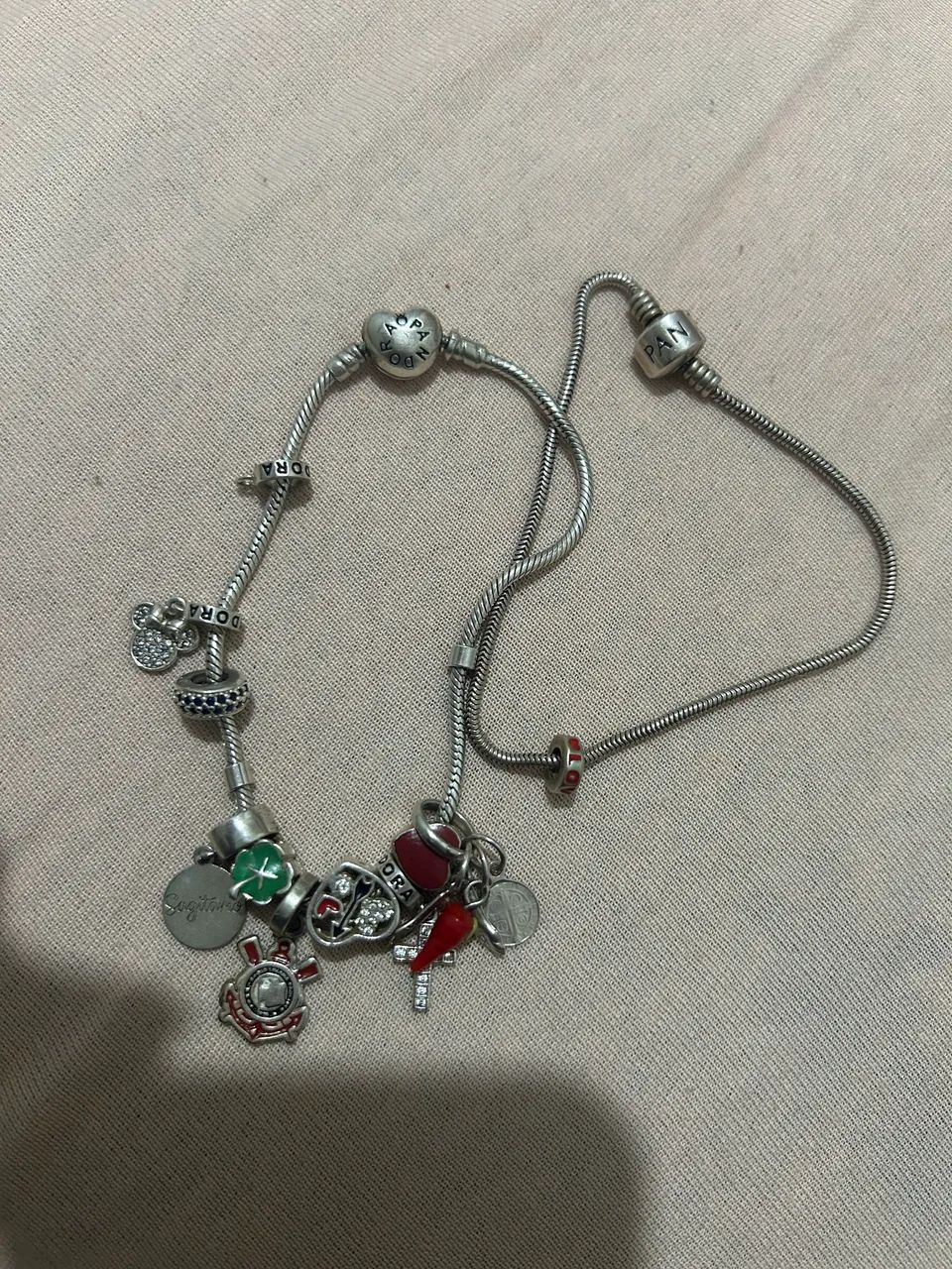 Vendo duas pulseiras estilo Pandora em ótimo estado de conservação. - Foto 3