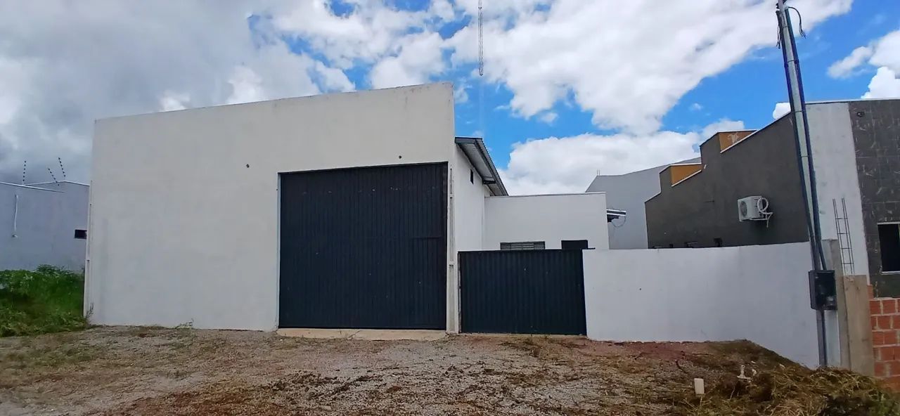 Galpão e Casa 2 quartos geminado em Campo Verde-Mt