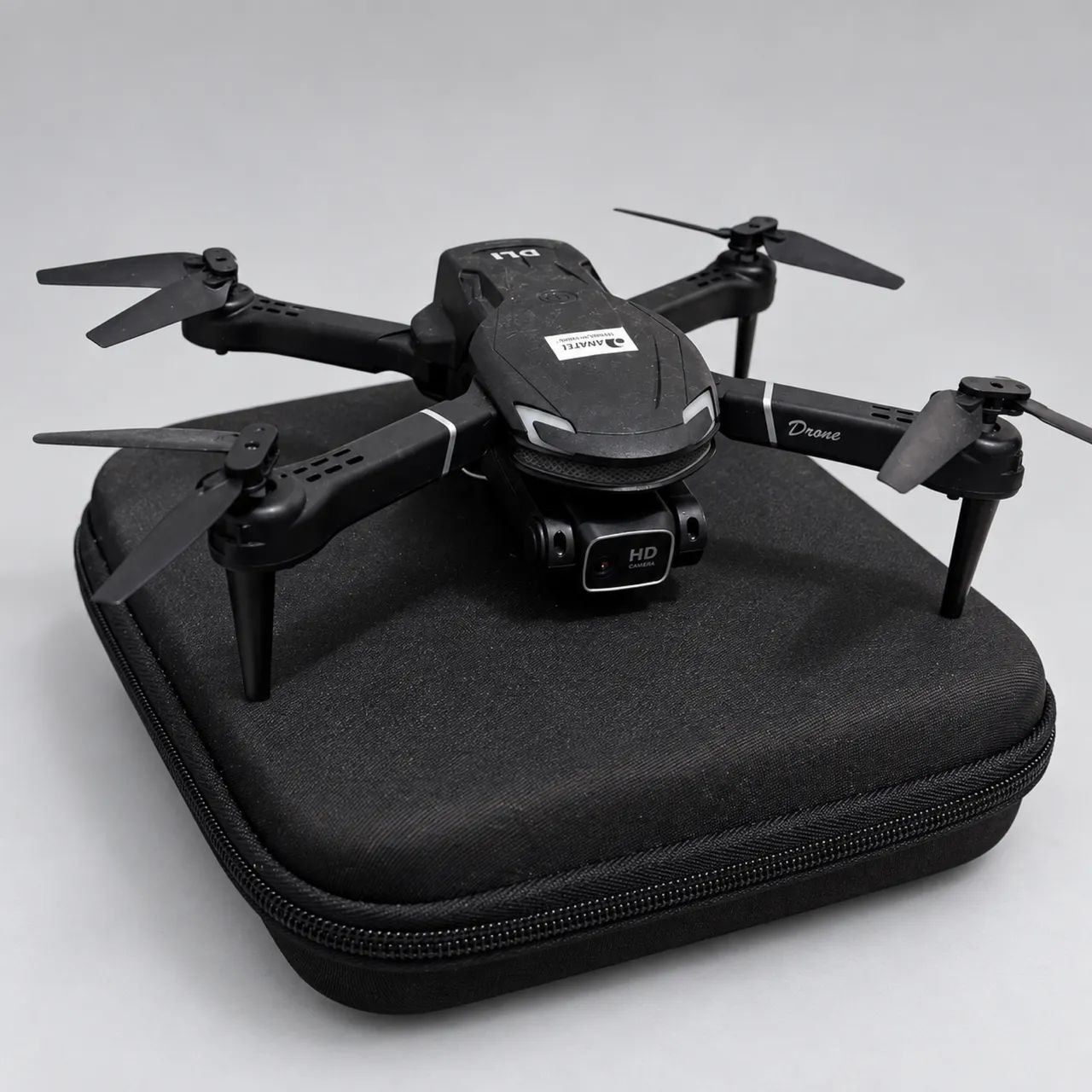 Drone D11 com Câmera HD + Controle, Maleta e Acessórios