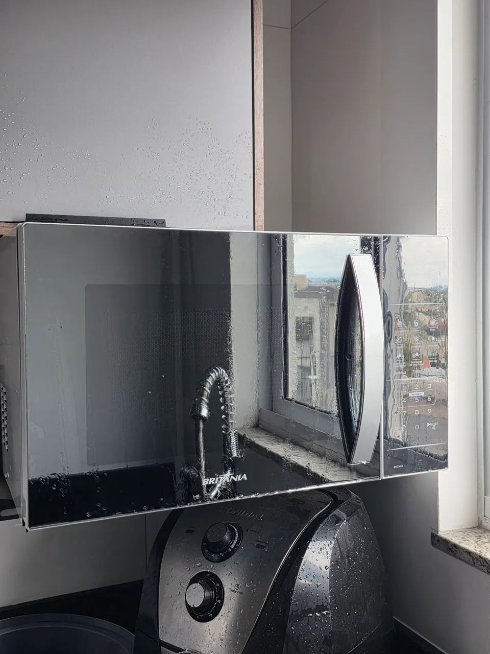 Micro ondas Britânia 28L