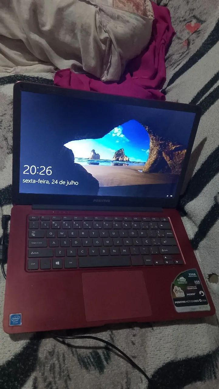 Notebook Win 3 positivo funcionando perfeitamente na tomada carregador com problema
